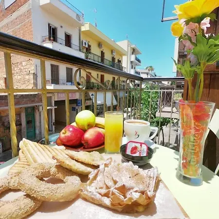 Odos Oneiron Boutique 4* ハニア